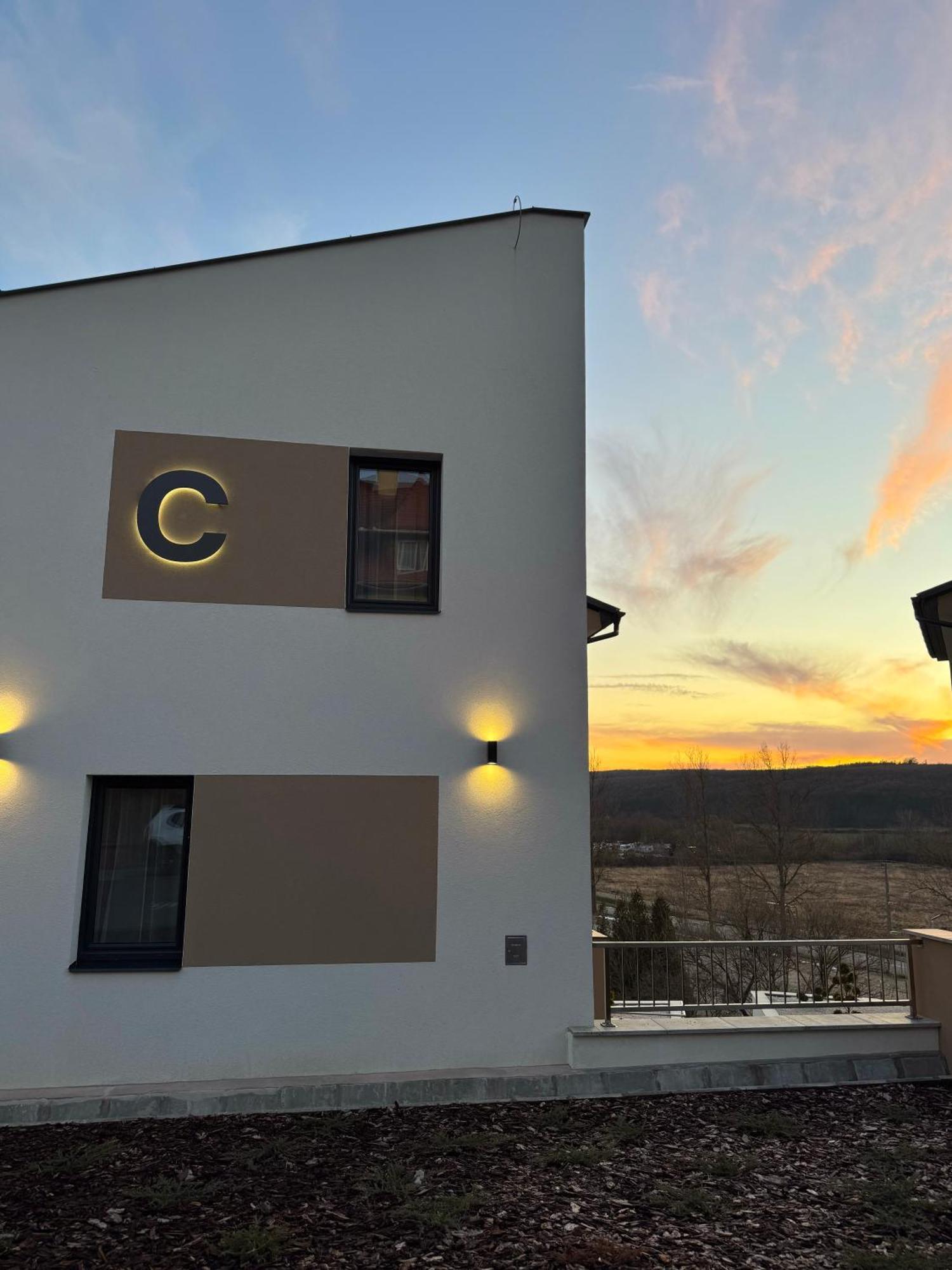 Salt Hill Premium Apartments Egerszalók Buitenkant foto